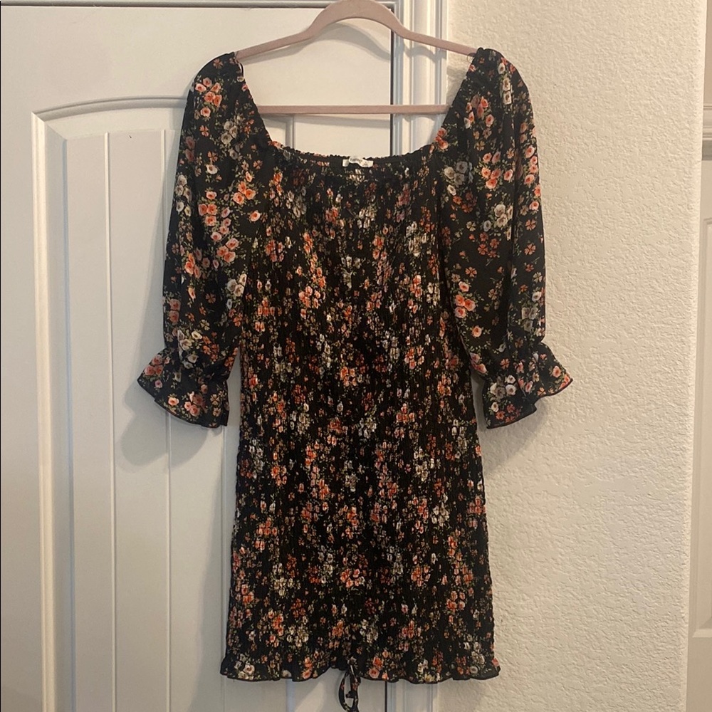 Timing Black Floral Dress, L
